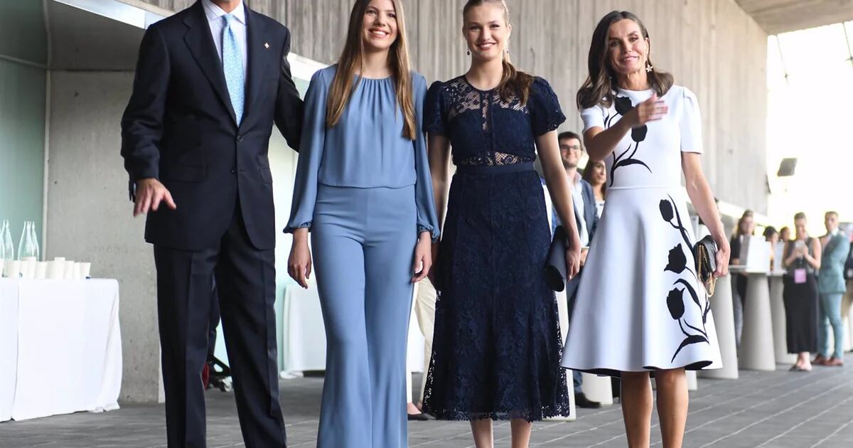 Los reyes, junto a sus hijas, presiden los Premios Princesa de Girona 2024