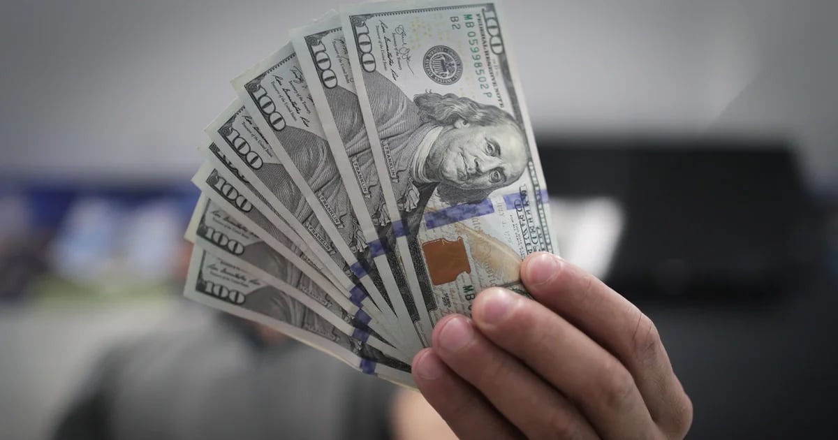 Vuelve con fuerza la apuesta por inversiones en pesos para aprovechar el dólar planchado