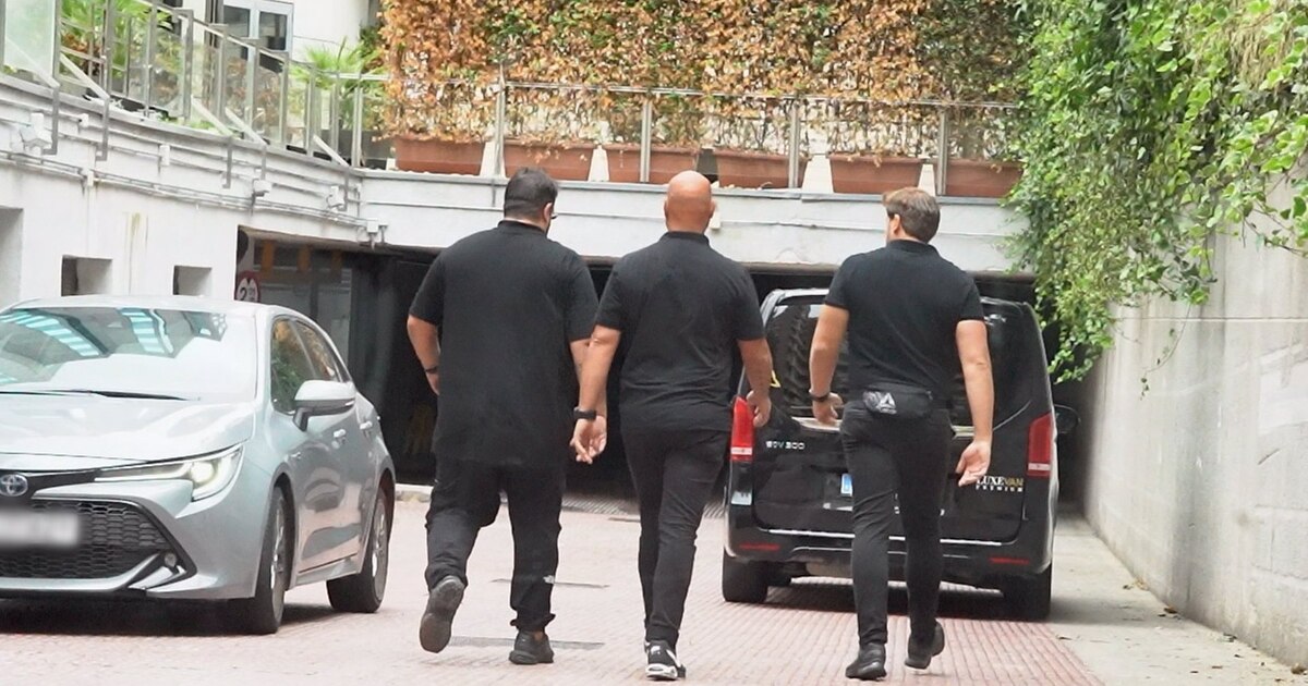 Isabel Pantoja refuerza su equipo de seguridad a su llegada a Madrid